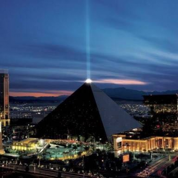 Pyramids, Sphinx, Saqqara and Memphis Tour